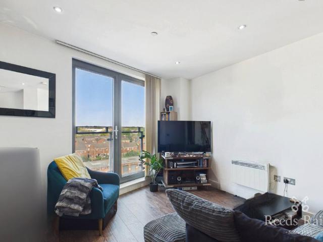 Flat for sale in Richmond Hill, West Yorkshire
