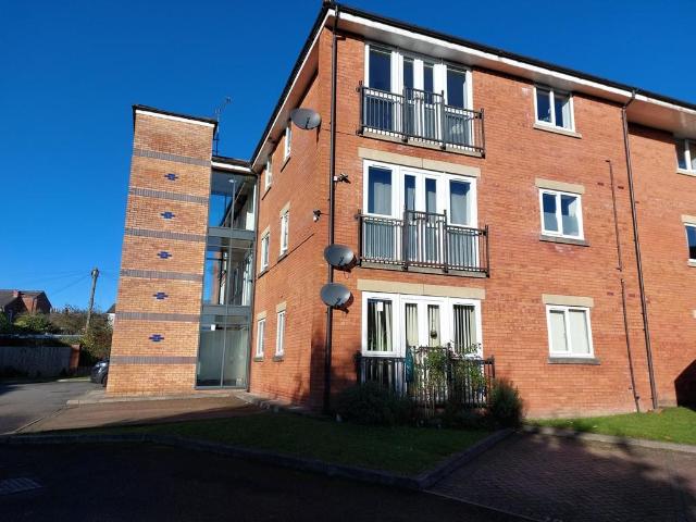 Flat for sale in Kirkhams, Bury