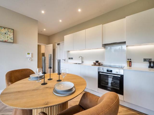 Flat for sale in St Albans, Five Acres