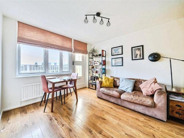 Flat for sale in Bermondsey, Greater London