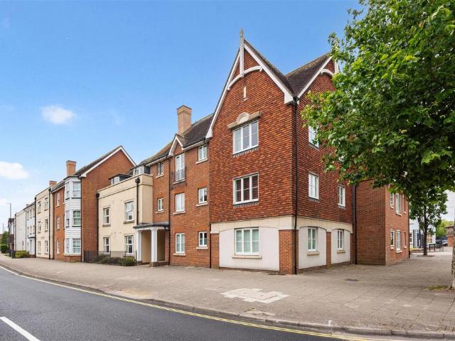 Flat for sale in Chichester, Littlecote