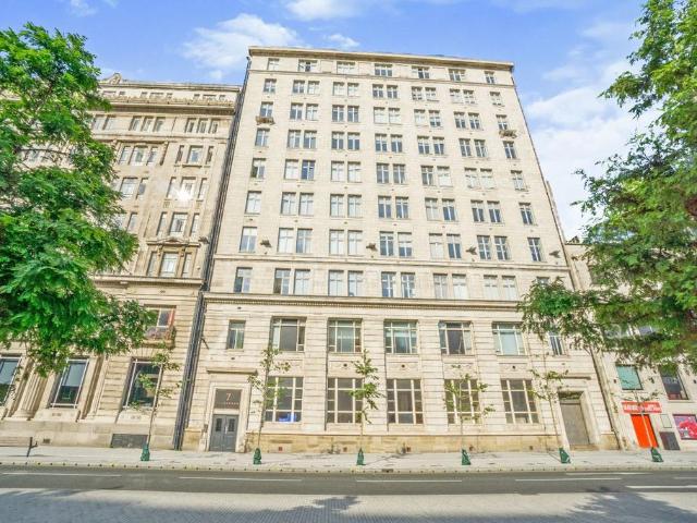 Flat for sale in Calderstones