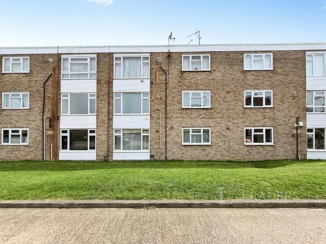 Flat for sale in Westmill, King's Walden