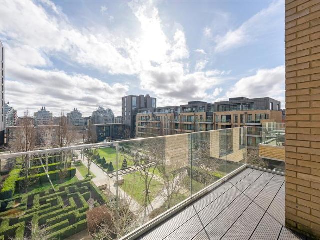 Flat for sale in Fulham Riverside, Greater London