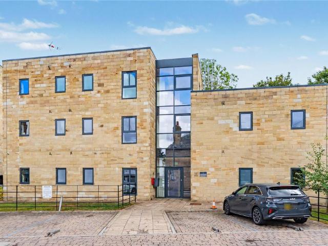 Flat for sale in Horsforth, West Yorkshire
