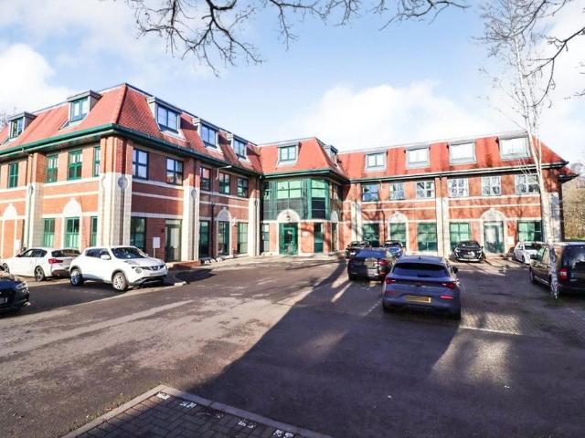 Flat for sale in Fleet, Hart
