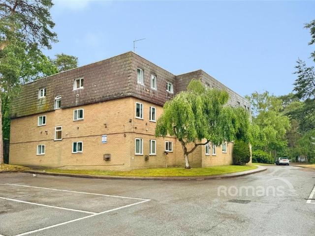 Flat for sale in Little Sandhurst