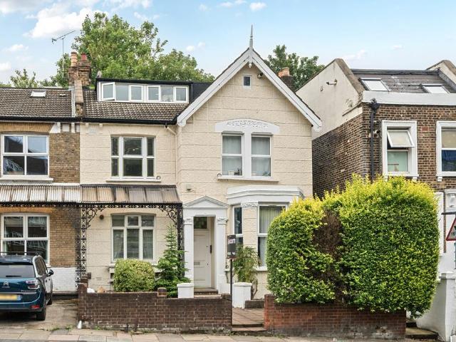 Flat for sale in London Borough of Lewisham, Deptford