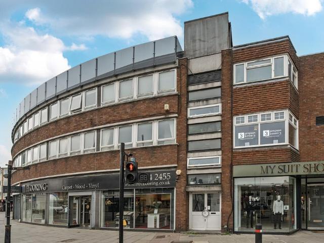 Flat for sale in High Barnet, Isle Of Man
