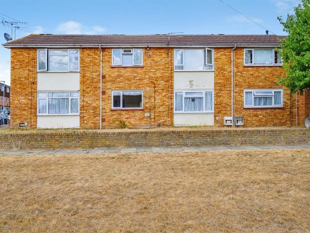 Flat for sale in Corner Hall, Dacorum