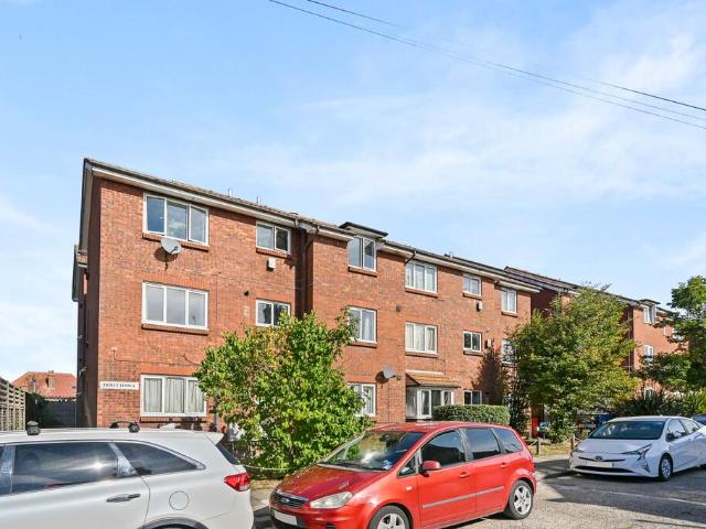 Flat for sale in London Borough of Harrow, Greater London