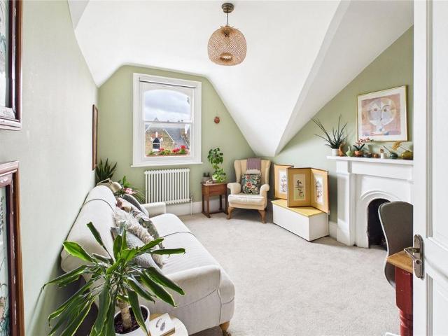 Flat for sale in London Borough of Lambeth, Greater London