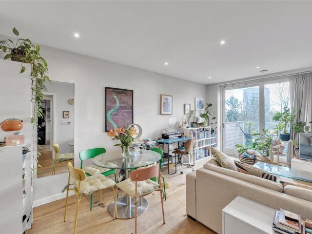 Flat for sale in Kensal Town, Maida Vale