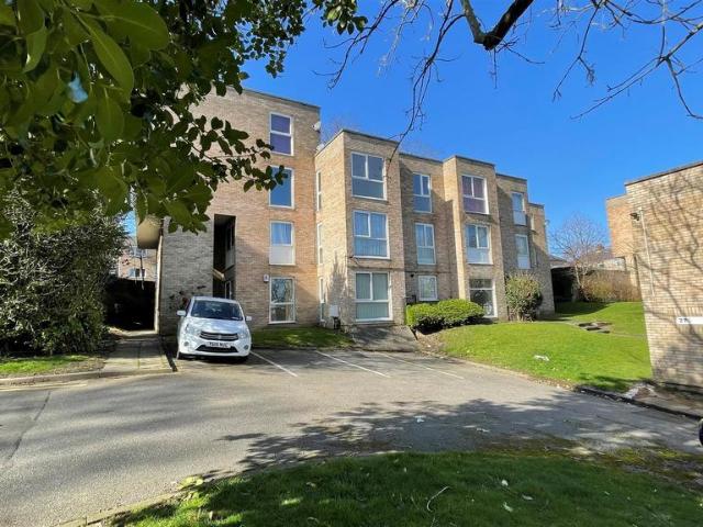Flat for sale in Eccleshill, West Yorkshire