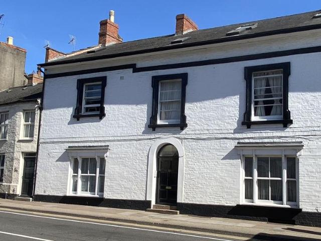 Flat for sale in Tonedale, Somerset