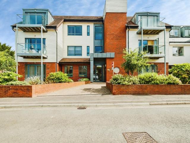 Flat for sale in New Town, Horsham
