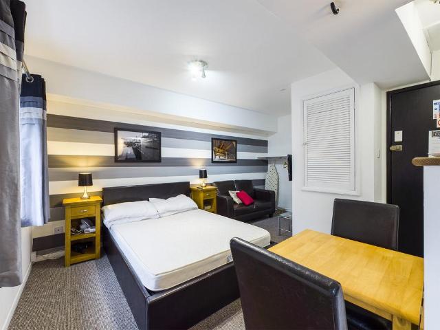 Flat for sale in Barbican, Mount Wise