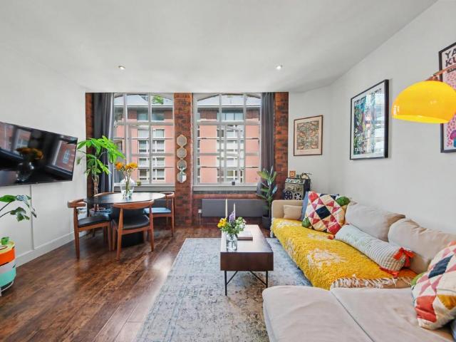Flat for sale in Georgia, Greater Manchester