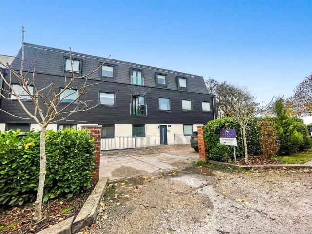 Flat for sale in Holloway Hill, Fole