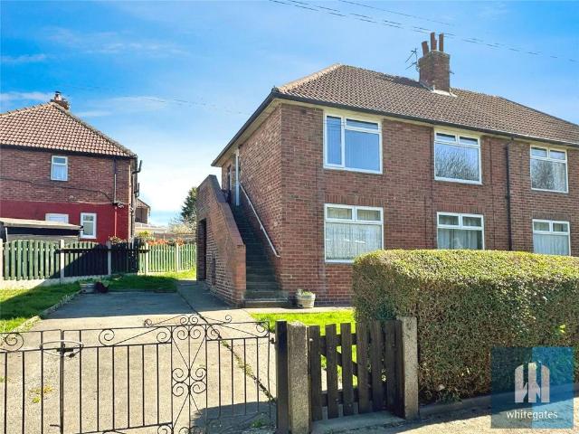 Flat for sale in Field Lane, West Yorkshire