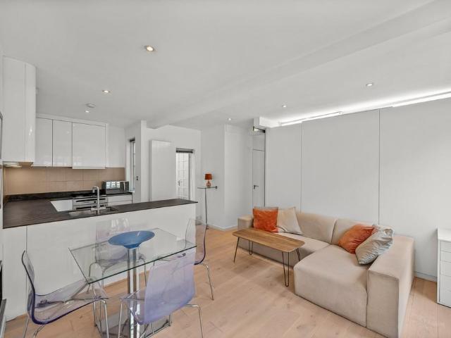 Flat for sale in East Marylebone, Marylebone