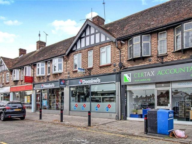 Flat for sale in Alton Barnes, Essex