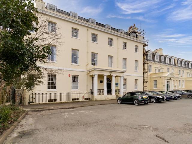 Flat for sale in Mount Wise
