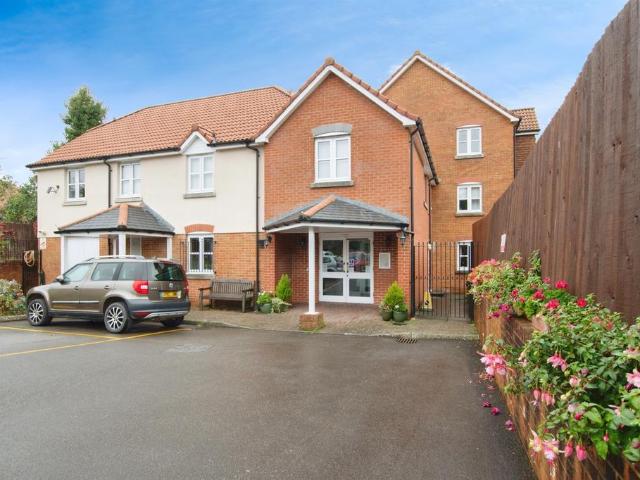 Flat for sale in Horseport, Ashurst Bridge