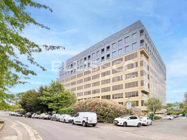 Flat for sale in London Borough of Ealing, Greater London