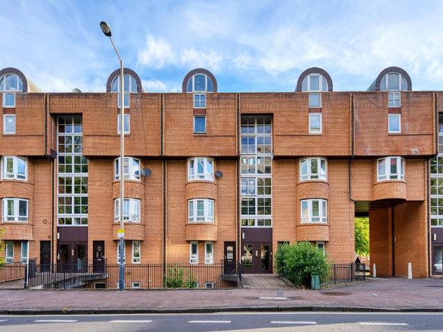 Flat for sale in Anderston, Scotland