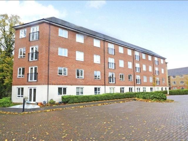 Flat for sale in Priest Down, Hampshire