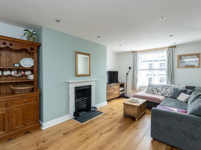 Flat for sale in Pachesham Park, Surrey