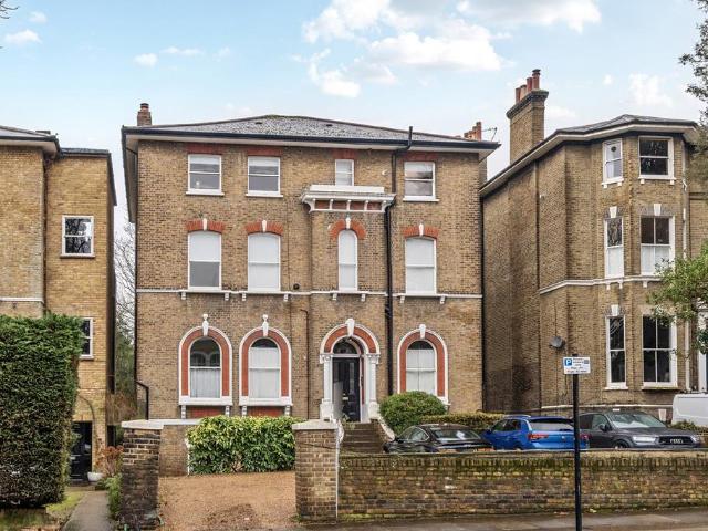Flat for sale in Blackheath Royal Standard, Greater London