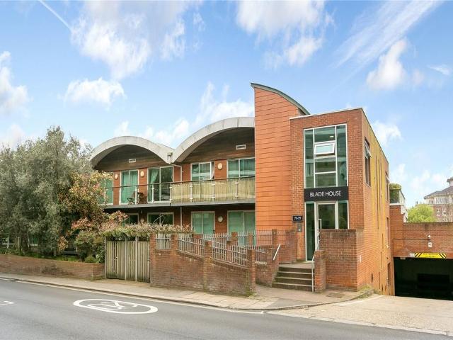 Flat for sale in Petersham, Greater London