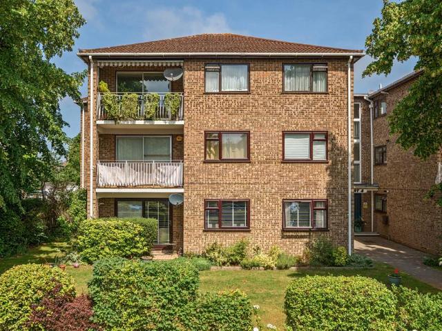 Flat for sale in Shortlands, Greater London