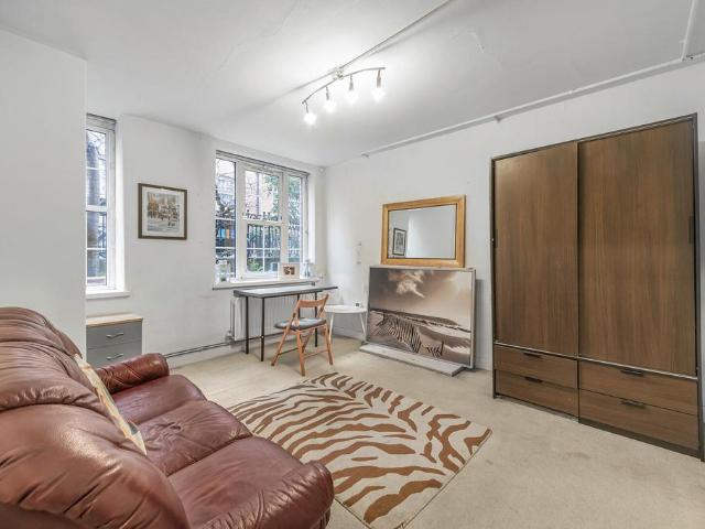 Flat for sale in Greater London