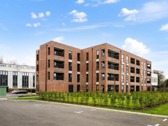 Flat for sale in Blackhills, Surrey