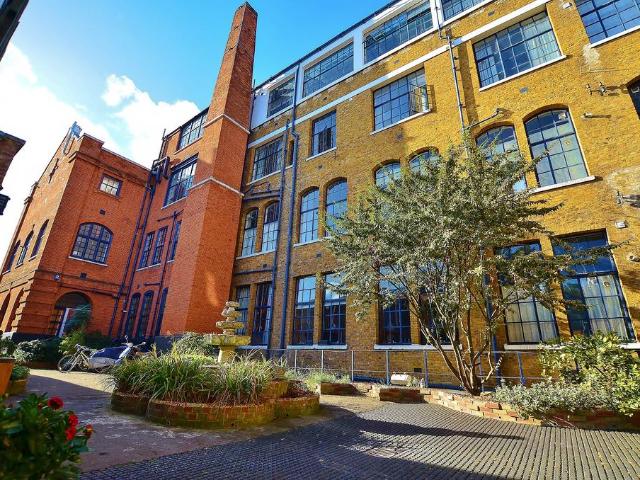 Flat for sale in Clapton, Lower Clapton
