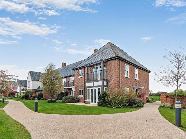 Flat for sale in Tattenhall, Cheshire