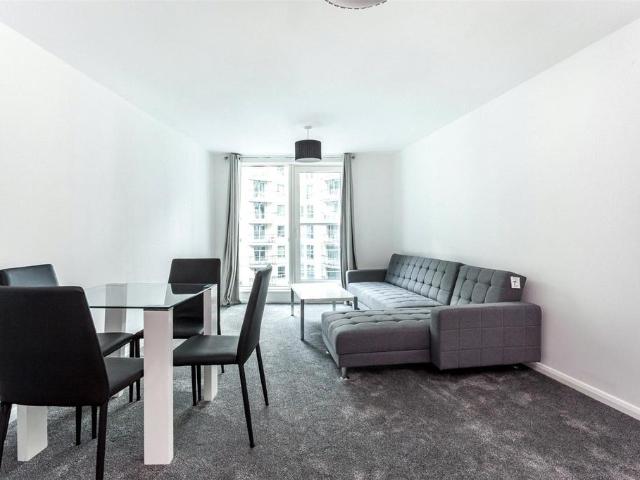 Flat for sale in London Borough of Lambeth, Greater London