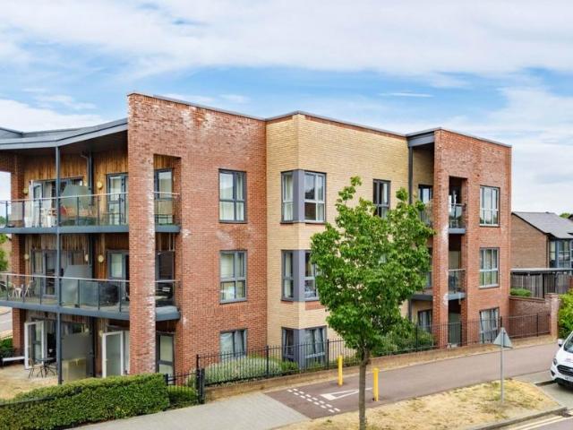 Flat for sale in Monkston Park, Milton Keynes