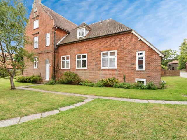 Flat for sale in Comers, Norfolk