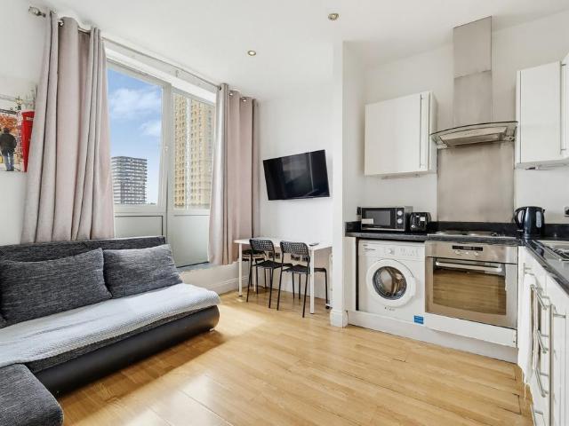 Flat for sale in St. George in the East, Shadwell