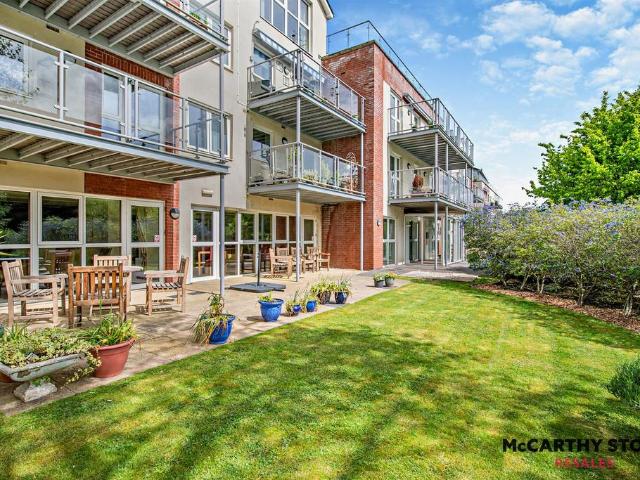 Flat for sale in Wilton, Rumwell