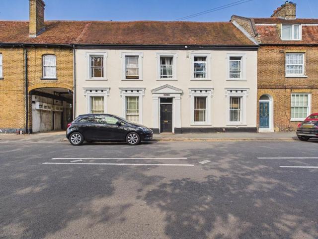 Flat for sale in Colnbrook with Poyle, Slough