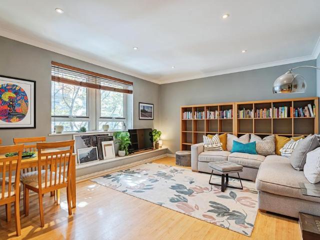 Flat for sale in Finsbury, Greater London