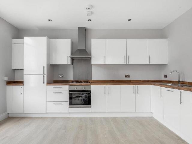 Flat for sale in London Borough of Lewisham, Brockley