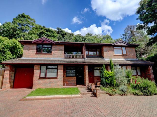 Flat for sale in High Wycombe, Chepping Wycombe