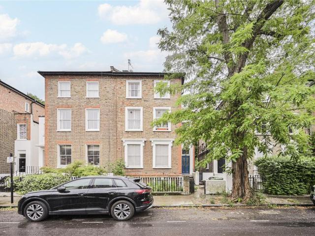 Flat for sale in Islington, Greater London