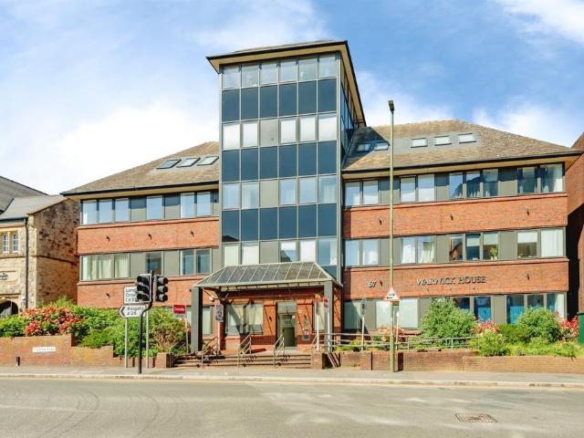 Flat for sale in Red Hill, Surrey